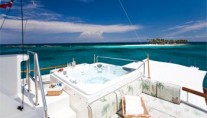 GOLDEN RULE - Sundeck Jaccuzi